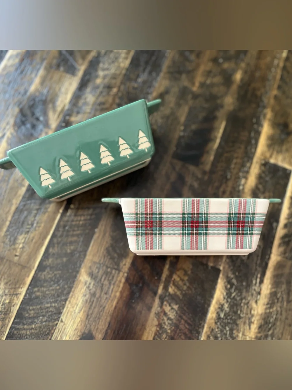 NWT HOLIDAY TIME 2 Mini Loaf Pans Ceramic Plaid Green Christmas Baking Gift New